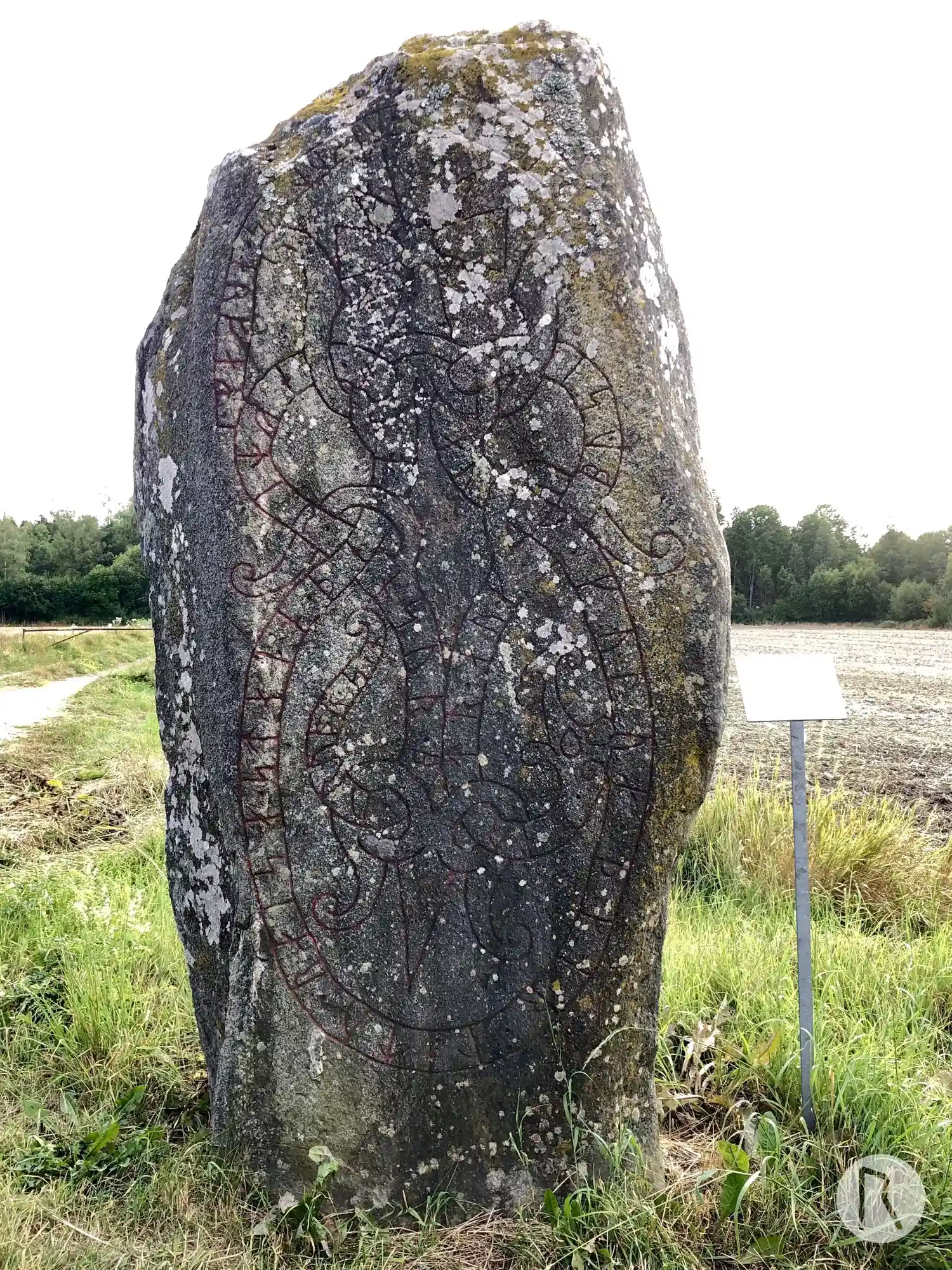 Рунічний камінь U676, L1943:8196 у Häggeby парафія, Håbo муніципалітет