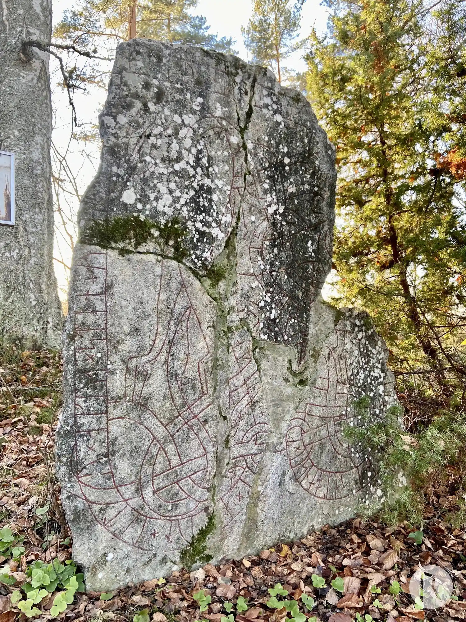 Rune-stone U828, L1943:4373 in Fittja parish, Enköping municipality