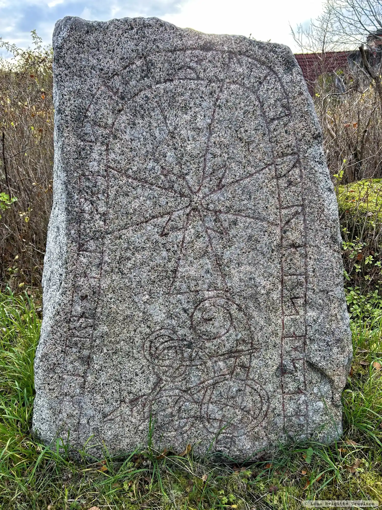 Rune-stone U844, L1943:193 in Dalby parish, Uppsala municipality