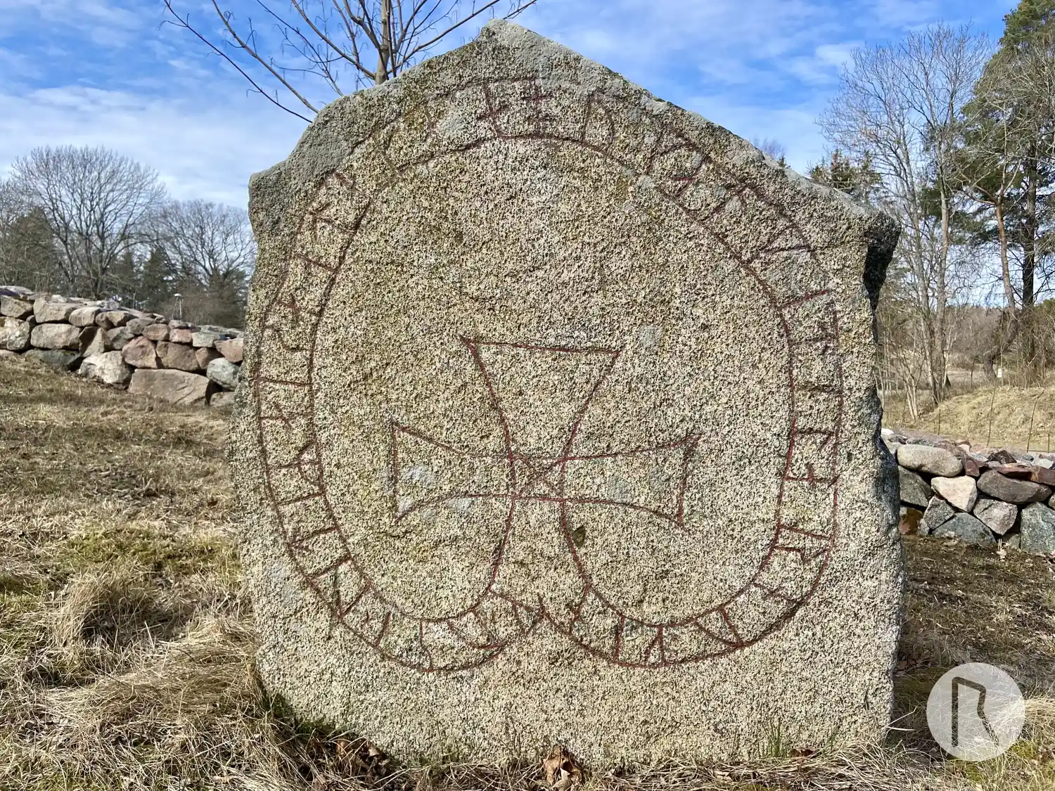 Rune-stone U946, L1944:6814 in Danmark parish, Uppsala municipality