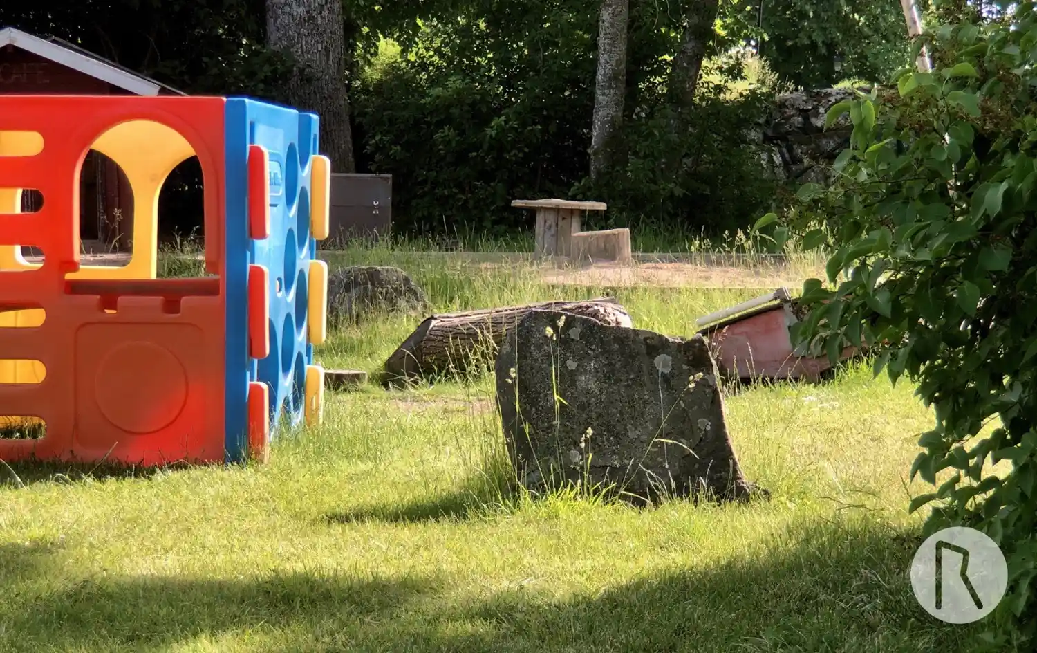 Rune-stone UFv1954;4, L2014:2363 in Vallentuna parish, Vallentuna municipality