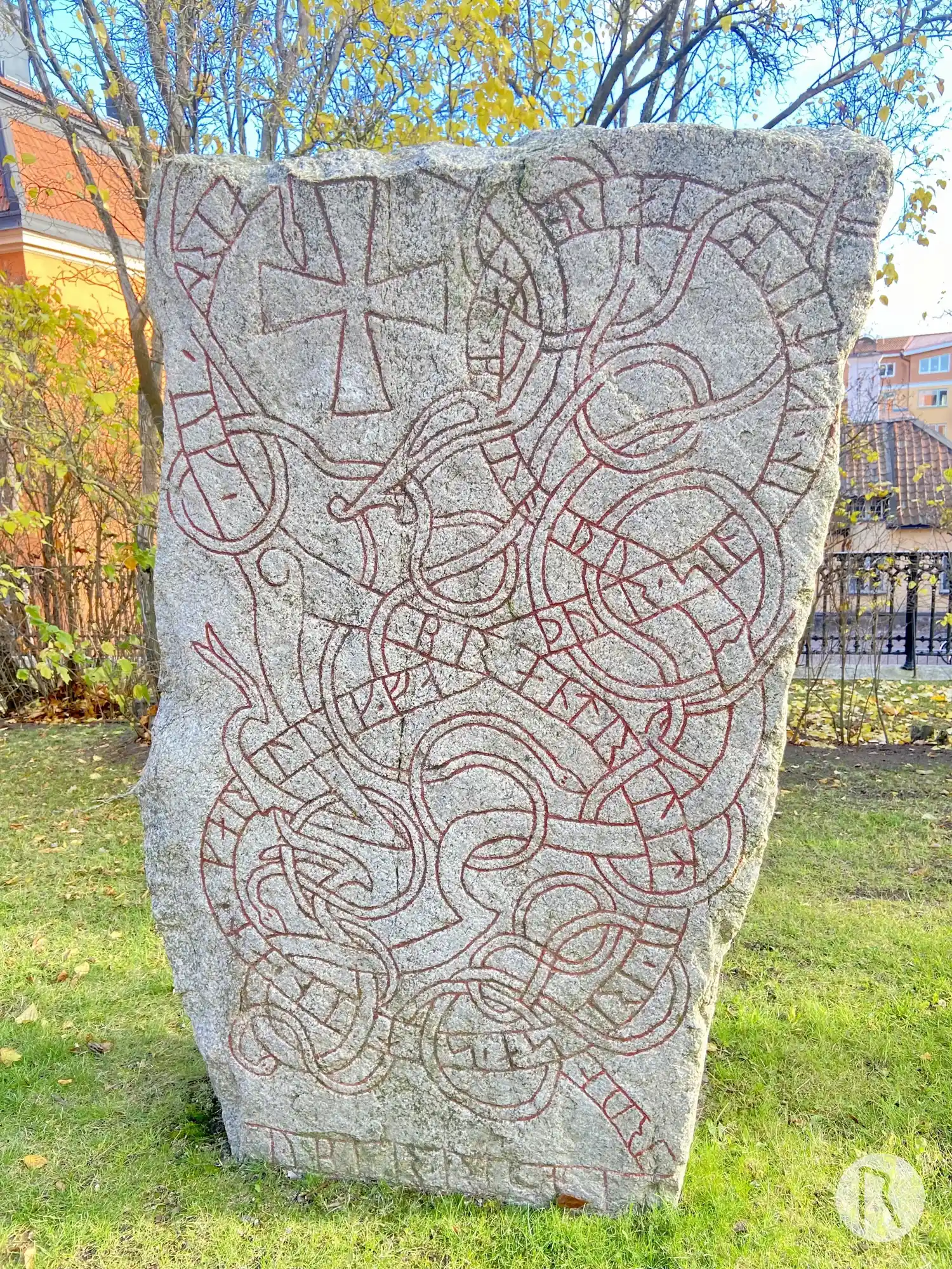 Rune-stone UFv1976;107, L1941:1888 in Uppsala parish, Uppsala municipality
