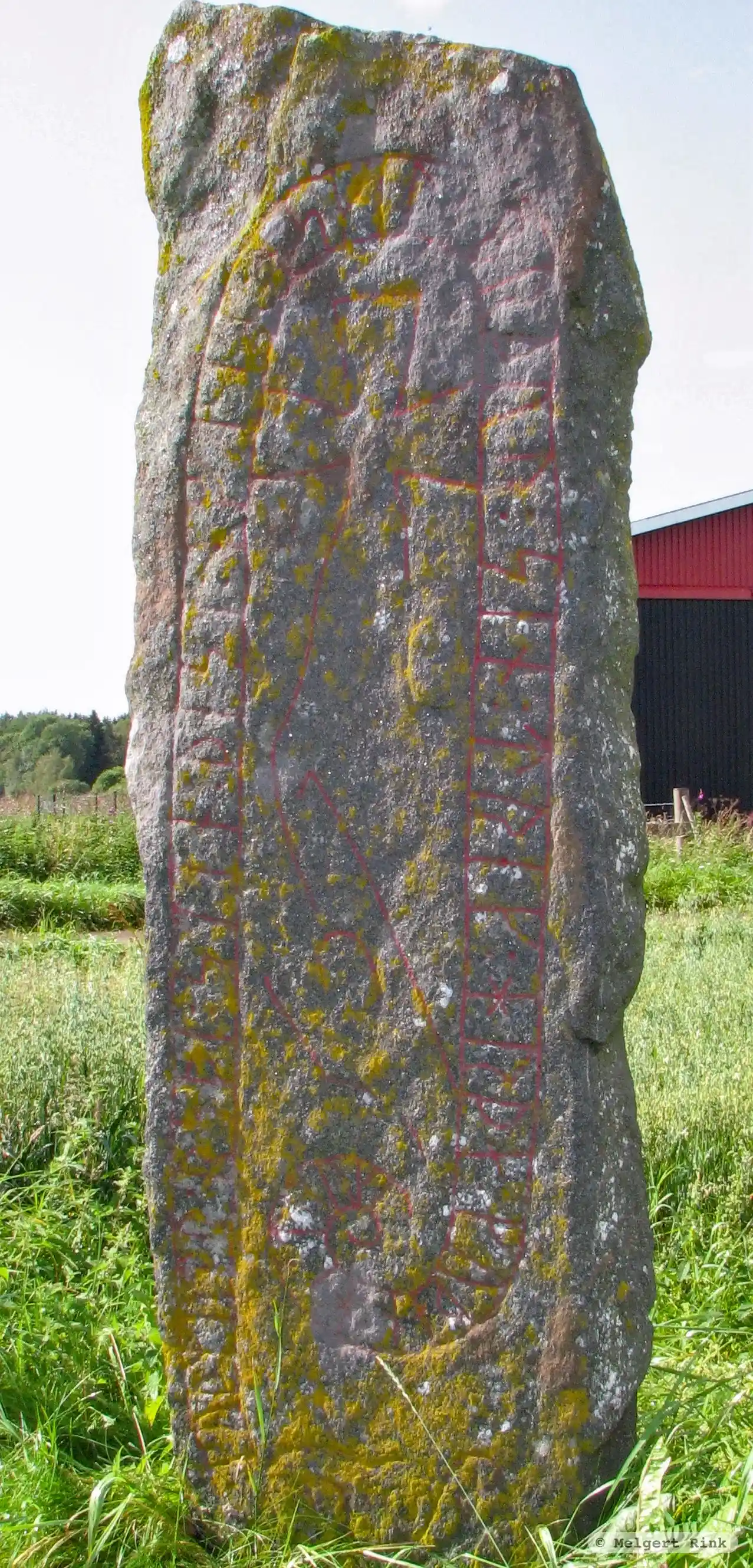 Rune-stone Vg130, L1962:2548 in Grolanda parish, Falköping municipality
