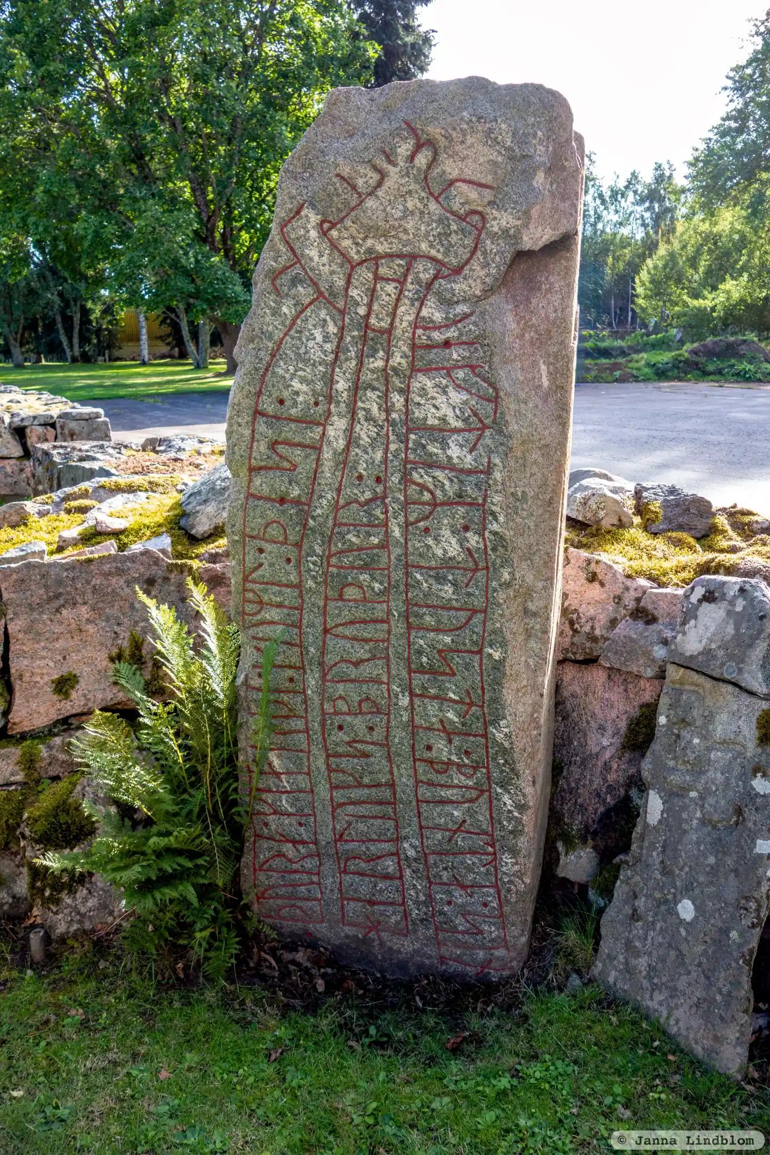 Rune-stone Vg171, L1966:1845 in Blidsberg parish, Ulricehamn municipality