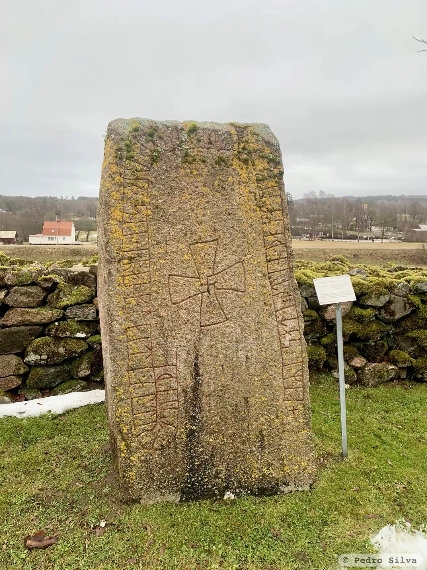 Rune-stone Vg187, L1963:1606 in Ulricehamn parish, Ulricehamn municipality