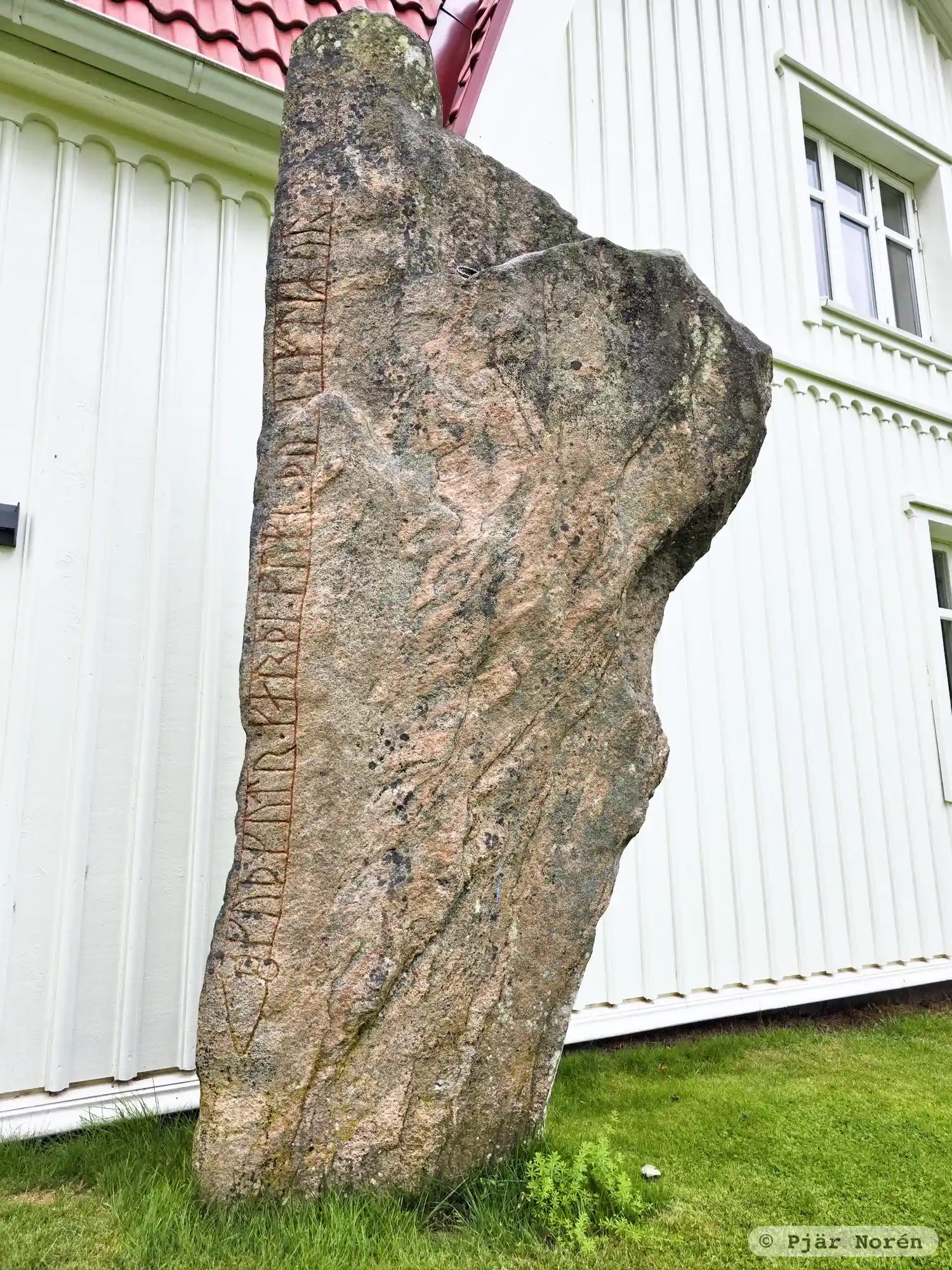 Rune-stone Vg194, L1964:6078 in Svenljunga parish, Svenljunga municipality