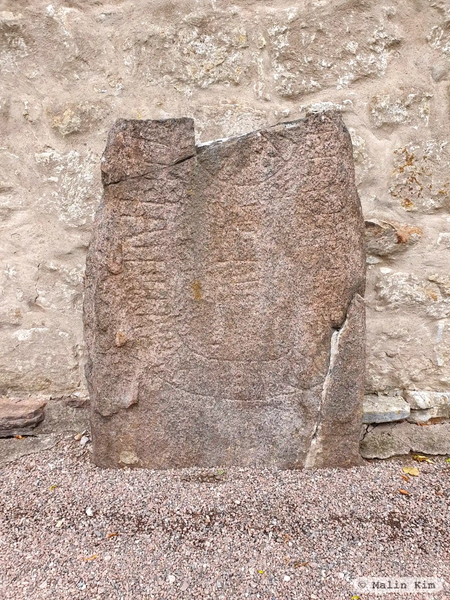 Rune-stone Vg199, L1962:6145 in Norra Lundby parish, Skara municipality