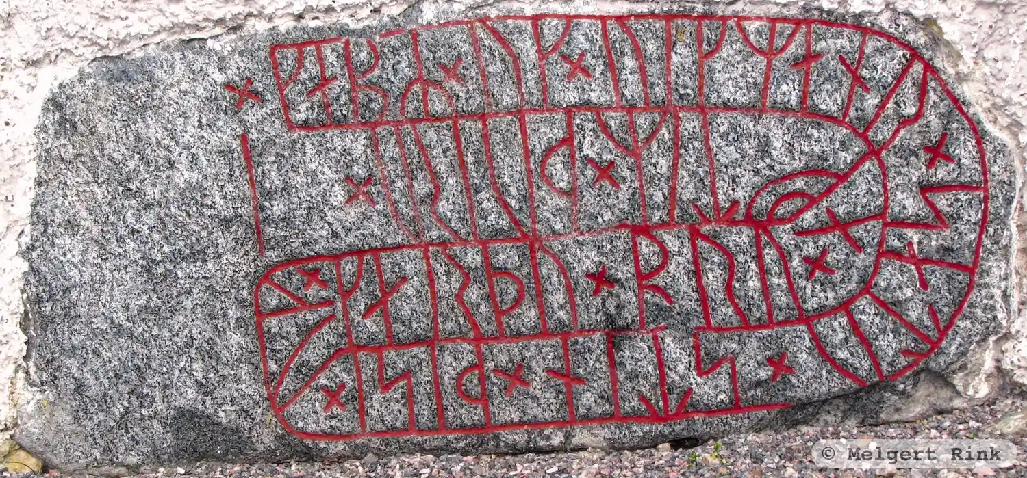 Rune-stone Vg30, L1962:4931 in Järpås parish, Lidköping municipality