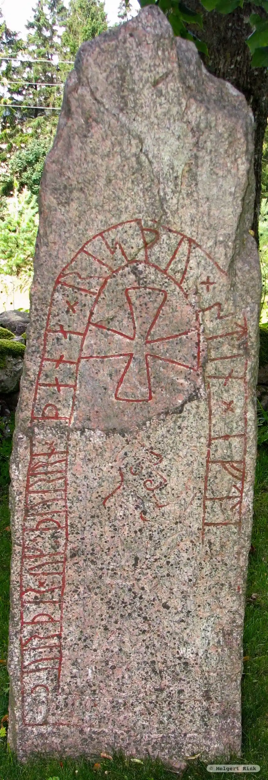 Rune-stone Vg32, L1962:7425 in Kållands-Åsaka parish, Lidköping municipality