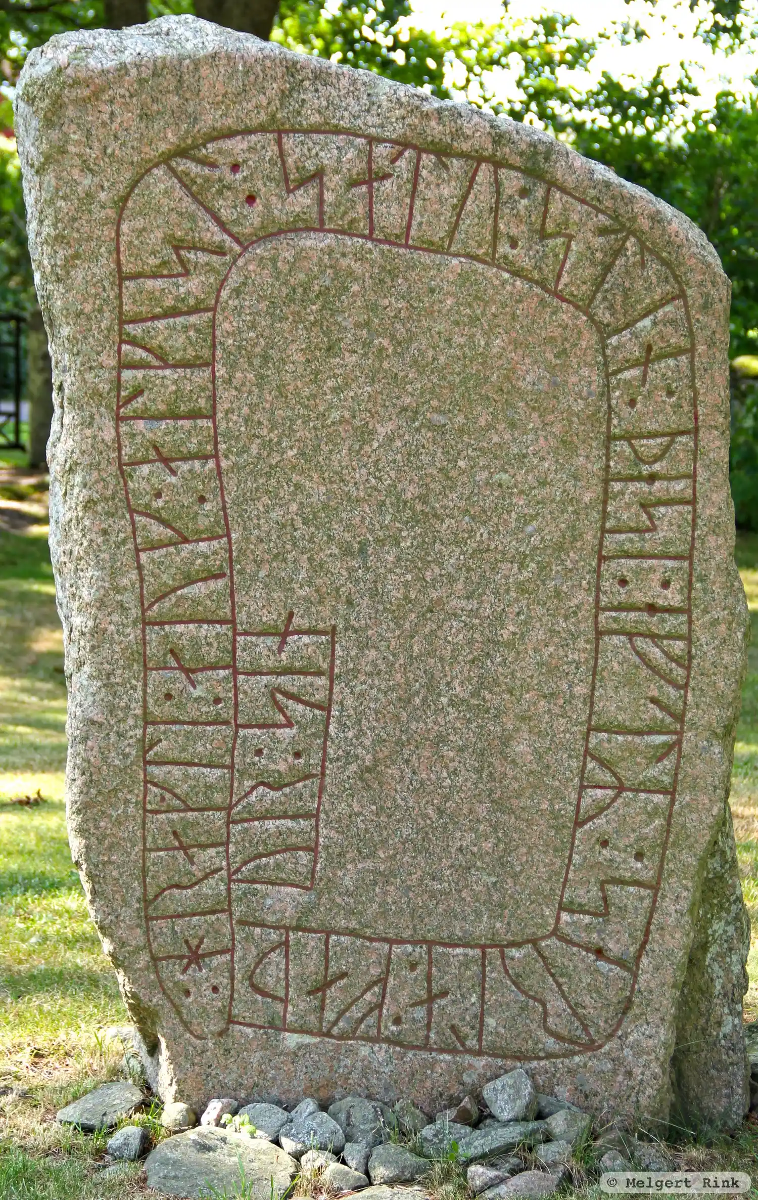 Rune-stone Vg45, L1961:4156 in Skalunda parish, Lidköping municipality