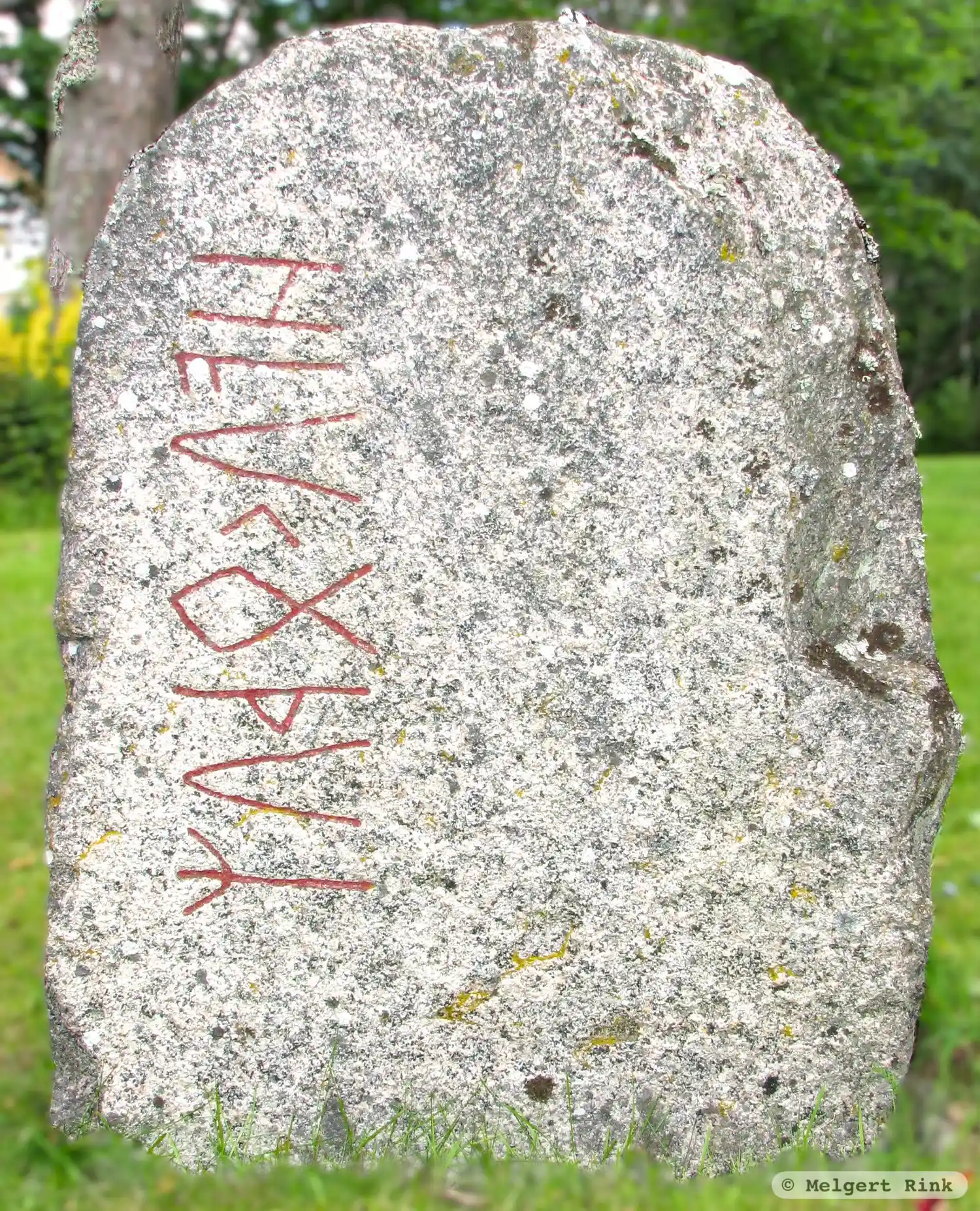 Rune-stone Vg65, L1962:6392 in Norra Vånga parish, Vara municipality