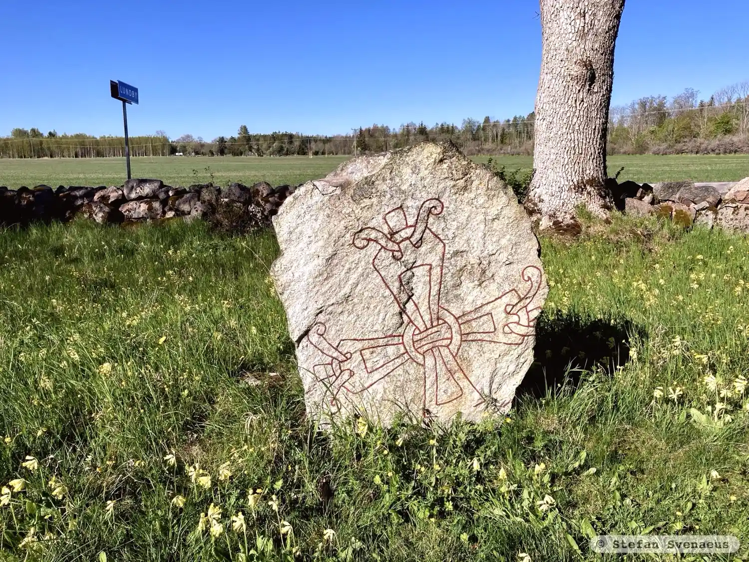 Rune-stone Vs2, L2003:7293 in Rytterne parish, Västerås municipality