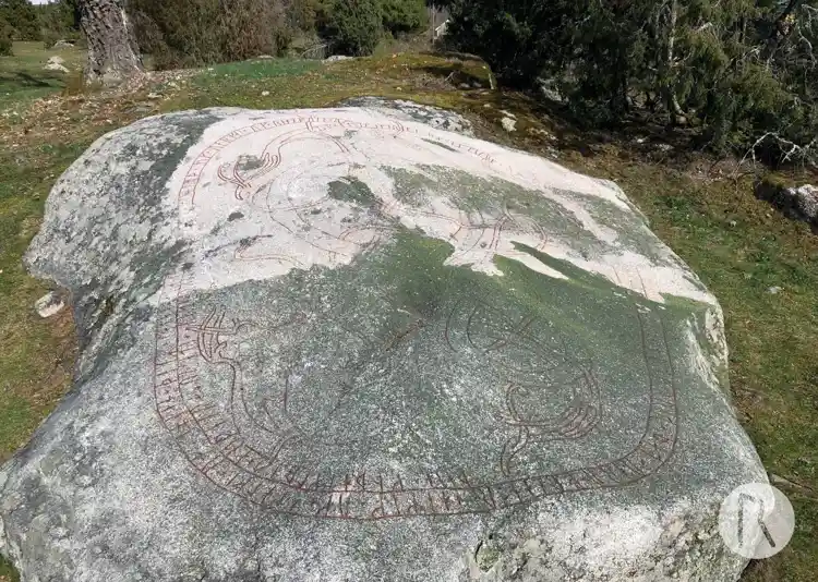 Fotografi av Runhäll Granbyhällen, U337, L2015:262 taget av Niklas Vackerdag