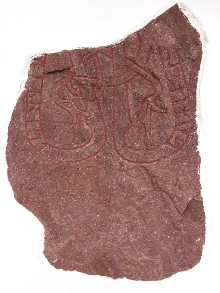 Fotografi av Runristning U23, L2016:116 taget av Niklas Vackerdag