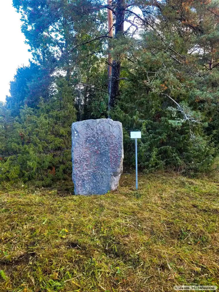 Fotografi av Runsten Fagerängstenen, Sm111, L1973:9941 taget av Jakob Wilhelmsson
