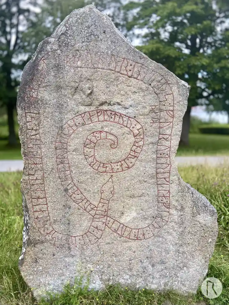 Fotografi av Runsten Gripsholmsstenen, Sö179, L1985:8289 taget av Niklas Vackerdag