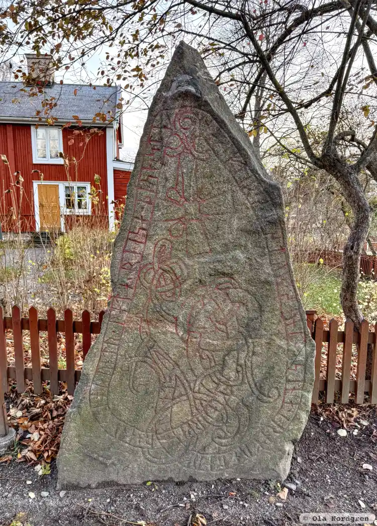 Fotografi av Runsten Hanstastenarna, U72, L2012:435 taget av Ola Nordgren