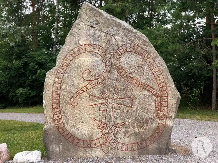 Fotografi av Runsten Jarlabankes bro, U164, L2015:9651 taget av Niklas Vackerdag