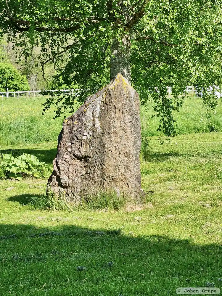 Fotografi av Runsten Norrgastenen, SöSb1965;20, L2017:4006 taget av Johan Grape