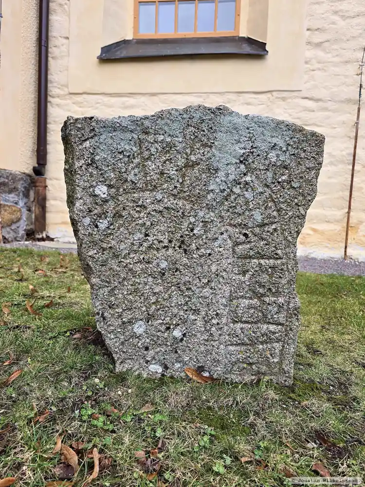 Fotografi av Runsten Ög107, L2011:2926 taget av Jonatan Wilhelmsson