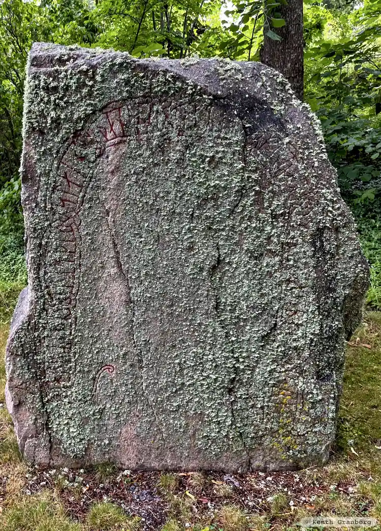 Fotografi av Runsten Ög153, L2010:2733 taget av Kenth Granberg