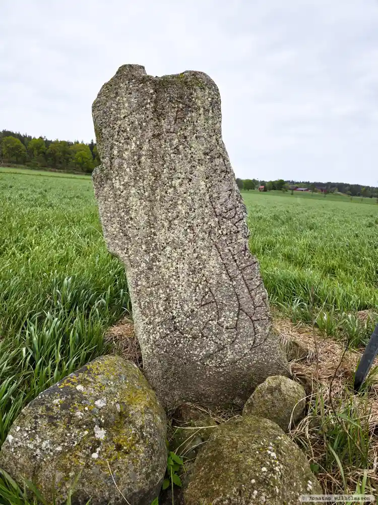 Fotografi av Runsten Ög189, L2010:7444 taget av Jonatan Wilhelmsson