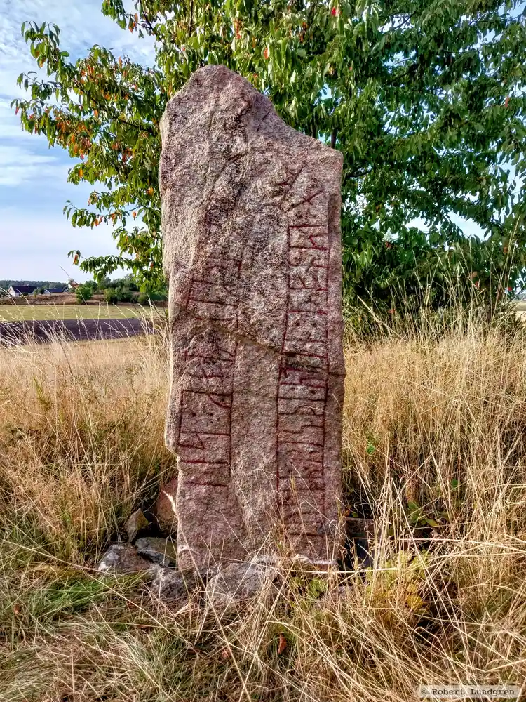 Fotografi av Runsten Sigges sten, Vg35, L1961:2570 taget av Robert Lundgren