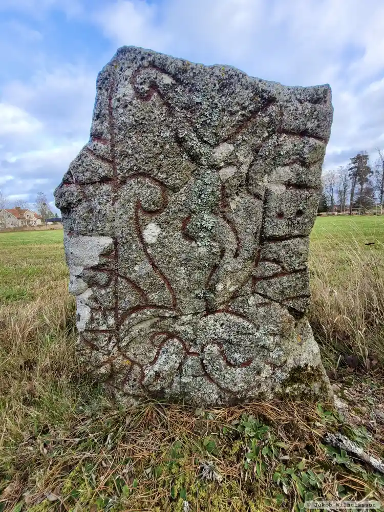 Fotografi av Runsten Sm141, L1973:6463 taget av Jakob Wilhelmsson