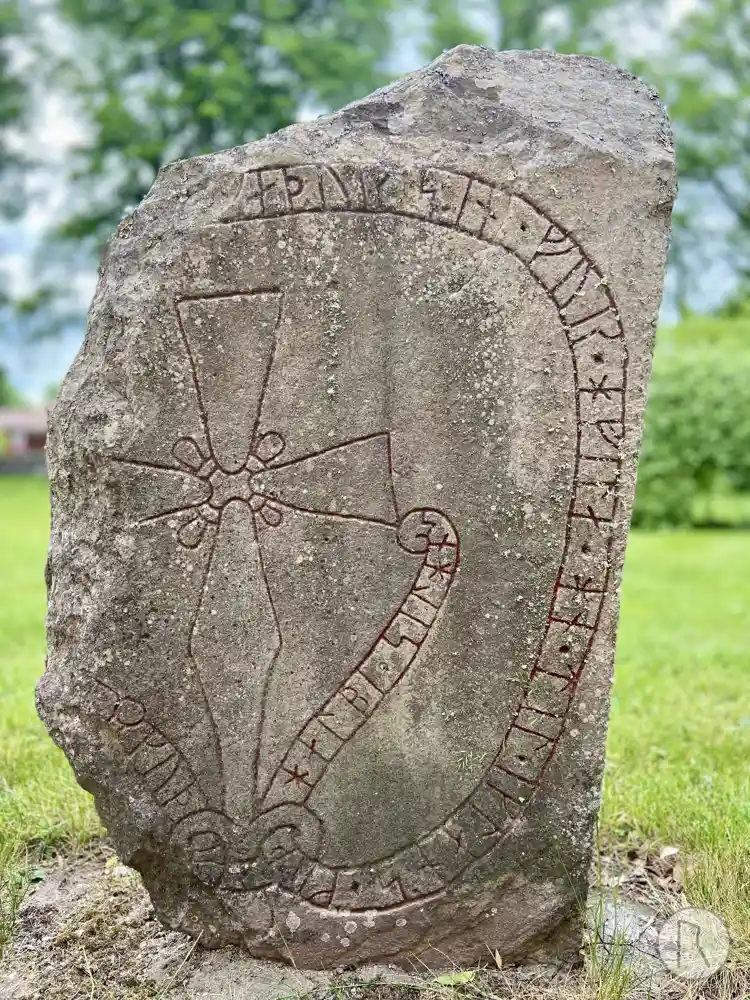 Fotografi av Runsten Sö207, L1983:8467 taget av Niklas Vackerdag