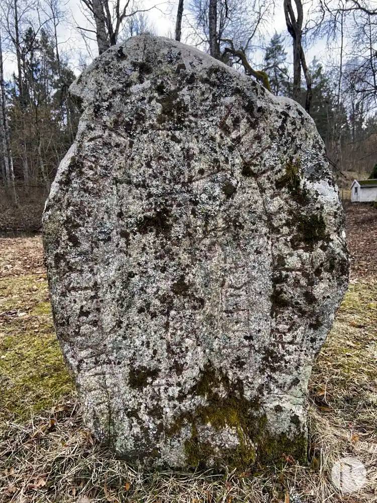 Fotografi av Runsten Sö266, L2014:9560 taget av Niklas Vackerdag