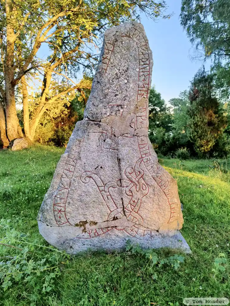 Fotografi av Runsten Sö318, L1984:861 taget av Kim Dylla