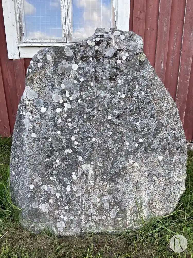 Fotografi av Runsten U1154, L1942:7031 taget av Niklas Vackerdag