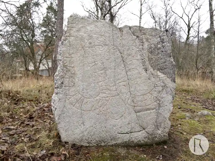 Fotografi av Runsten U172, L2017:8711 taget av Niklas Vackerdag