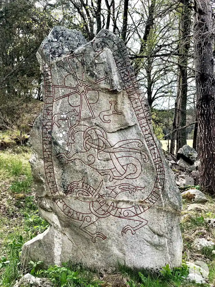 Fotografi av Runsten U240, L2014:2742 taget av Niklas Vackerdag
