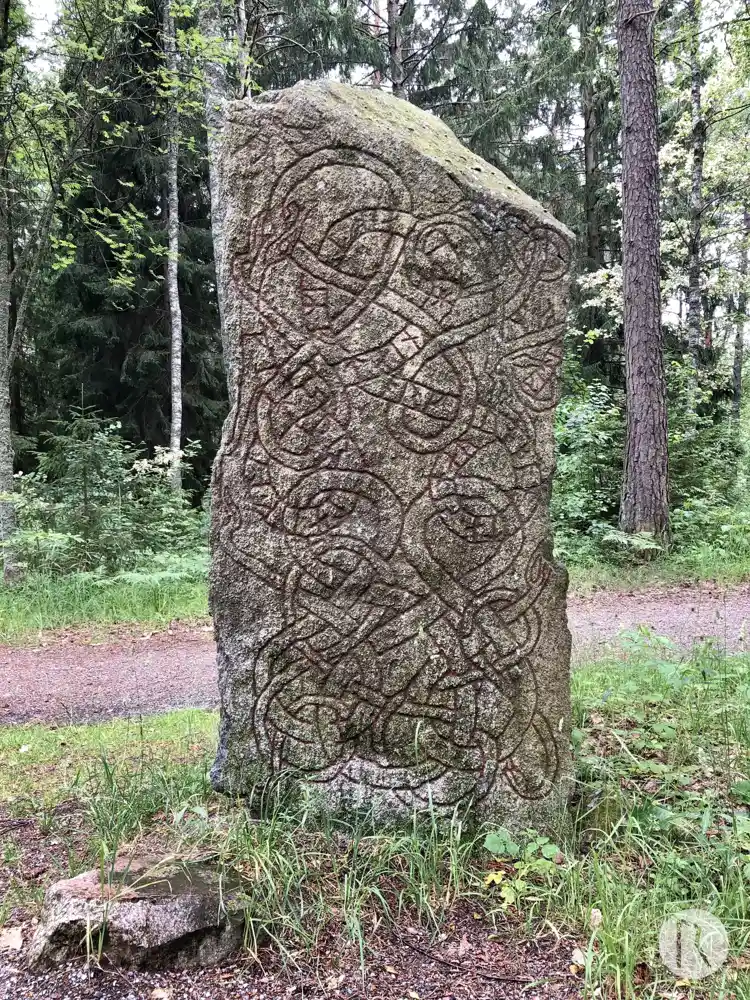 Fotografi av Runsten U294, L2016:13 taget av Niklas Vackerdag