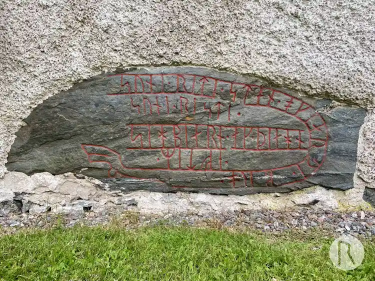 Fotografi av Runsten U353, L2016:5843 taget av Niklas Vackerdag