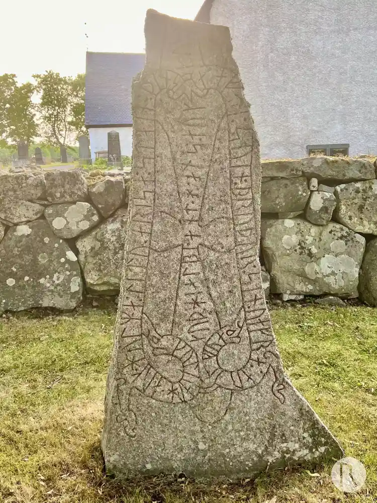 Fotografi av Runsten U354, L2016:5025 taget av Niklas Vackerdag