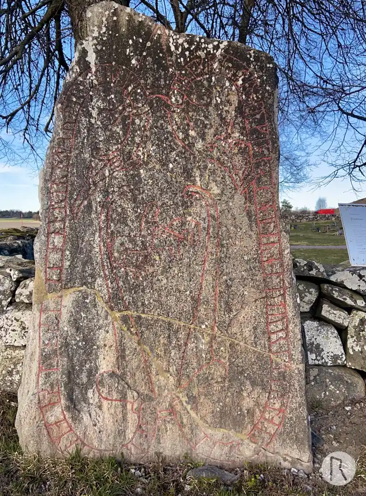 Fotografi av Runsten U375, L2015:8169 taget av Niklas Vackerdag