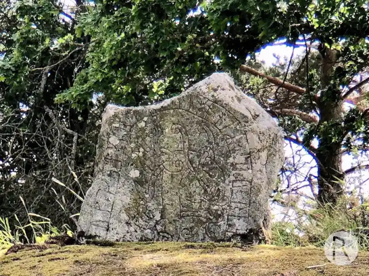 Fotografi av Runsten U449, L2016:4550 taget av Niklas Vackerdag