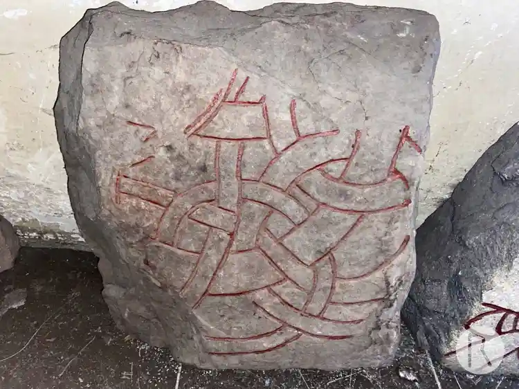 Fotografi av Runsten U63, L2012:317 taget av Niklas Vackerdag