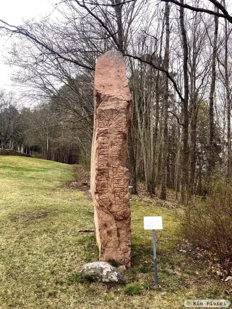 Fotografi av Runsten Vg11, L1962:9261 taget av Kim Pierri