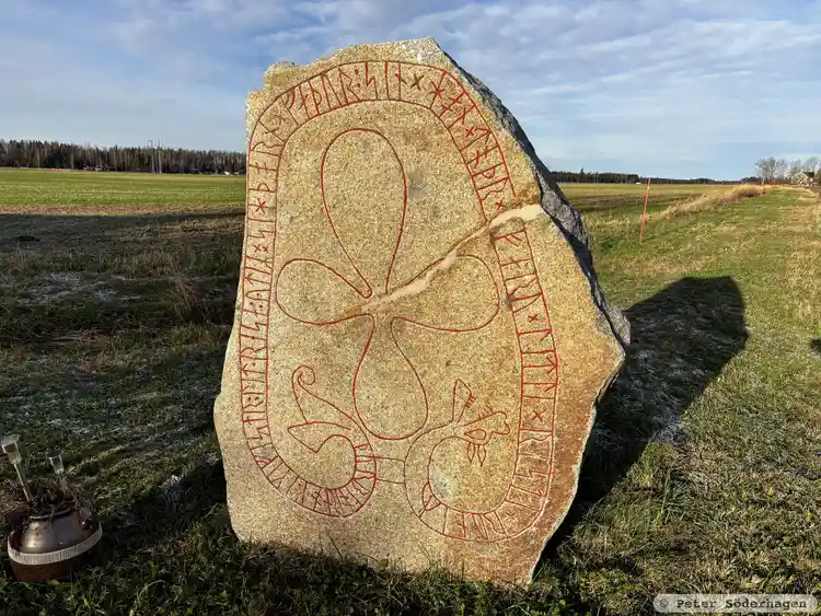 Fotografi av Runsten Vs27, L2004:8783 taget av Peter Söderhagen